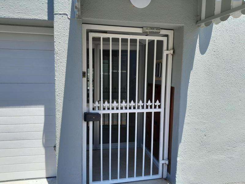 To Let 2 Bedroom Property for Rent in Claremont Western Cape